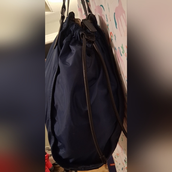 EUC Burberry Buckleigh Tan Nova Plaid & Navy Nylon Reversible Tote Purse Bag - Picture 9 of 15